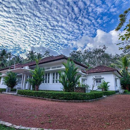 אינדורואה Village Headman'S Five Bedrooms Entire Bungalow מראה חיצוני תמונה