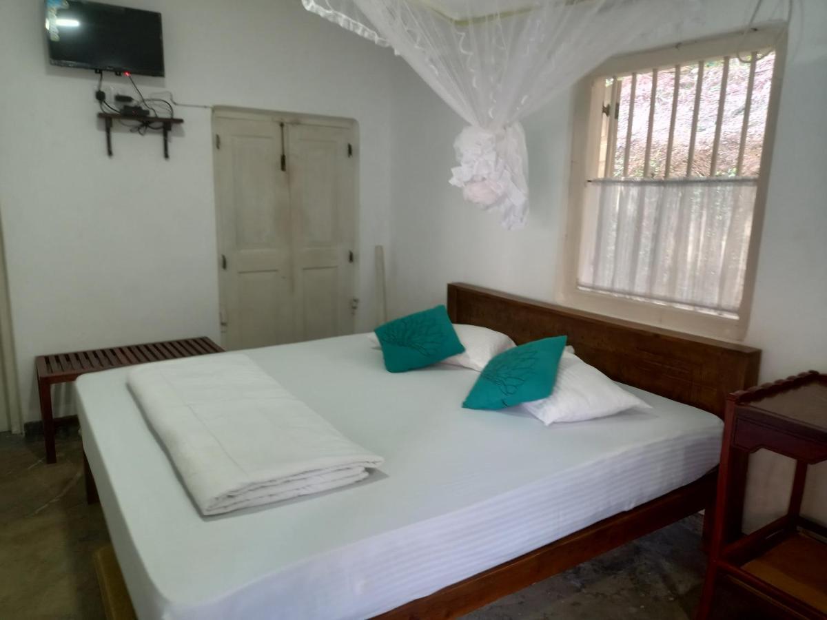 אינדורואה Village Headman'S Five Bedrooms Entire Bungalow מראה חיצוני תמונה