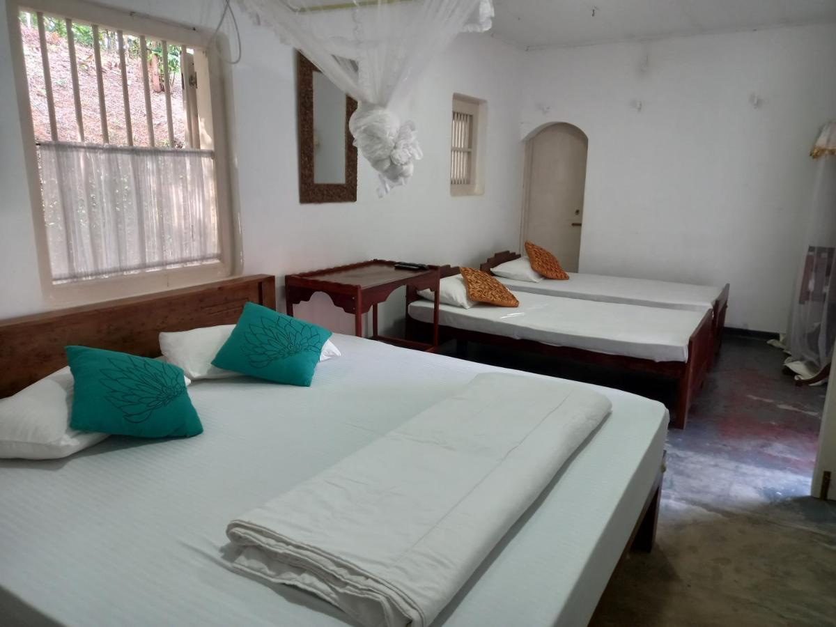 אינדורואה Village Headman'S Five Bedrooms Entire Bungalow מראה חיצוני תמונה