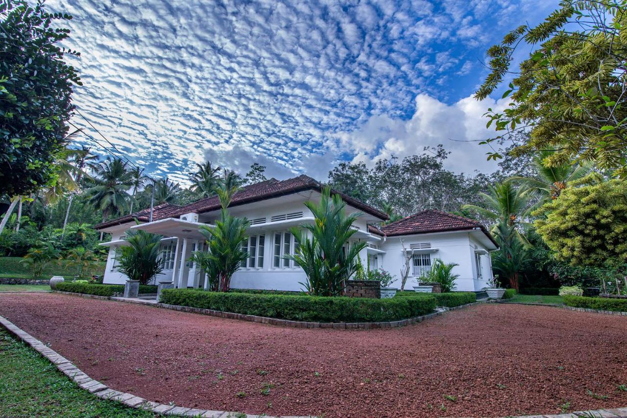 אינדורואה Village Headman'S Five Bedrooms Entire Bungalow מראה חיצוני תמונה
