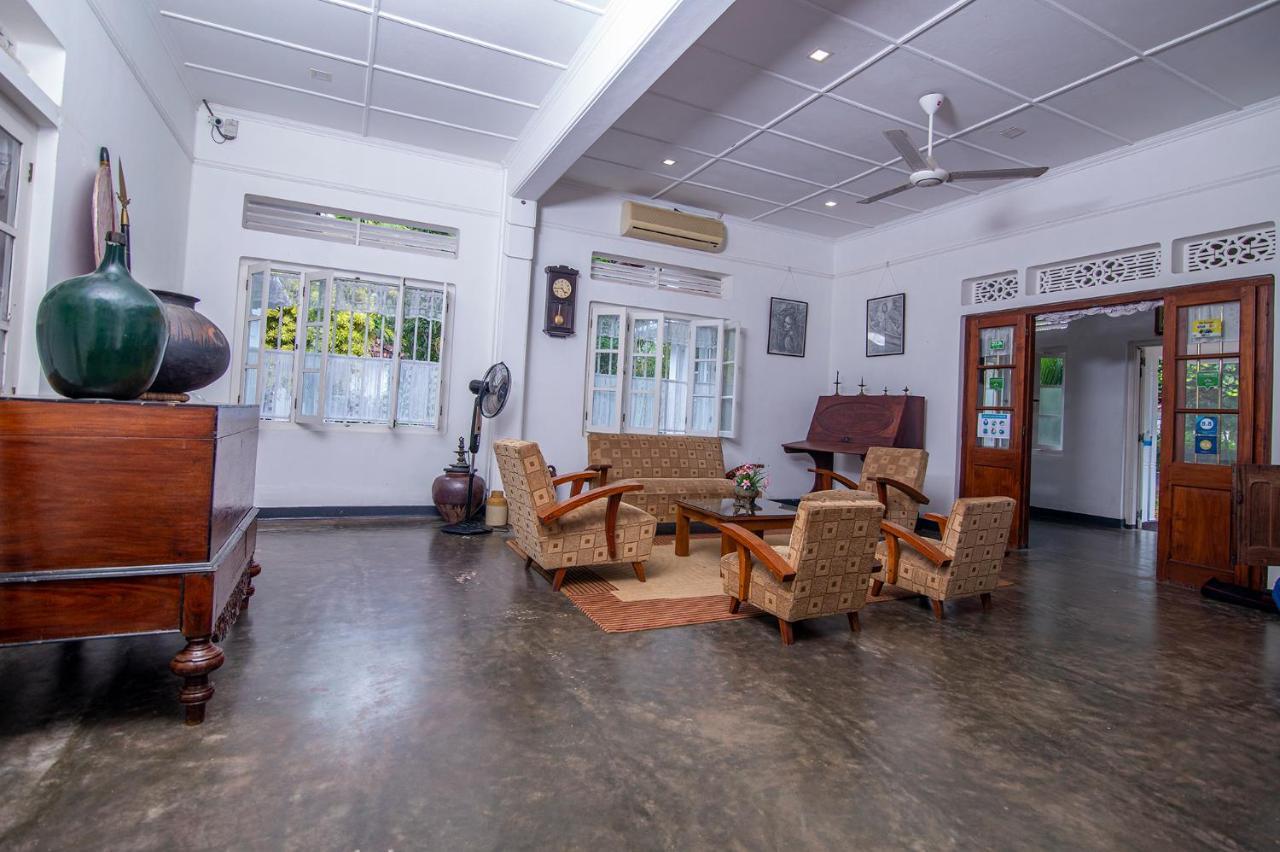 אינדורואה Village Headman'S Five Bedrooms Entire Bungalow מראה חיצוני תמונה