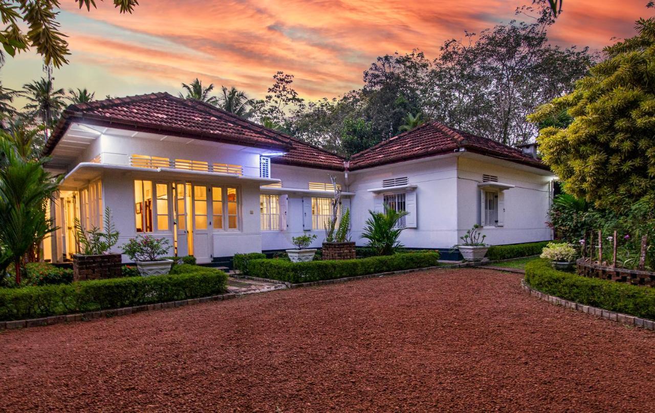 אינדורואה Village Headman'S Five Bedrooms Entire Bungalow מראה חיצוני תמונה