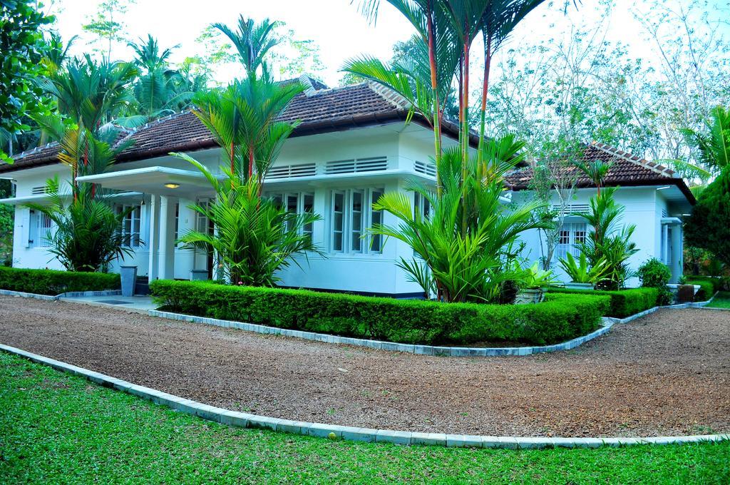 אינדורואה Village Headman'S Five Bedrooms Entire Bungalow מראה חיצוני תמונה